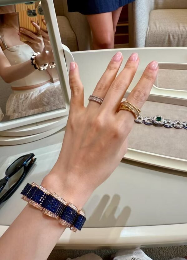 Van Cleef & Arpels ring