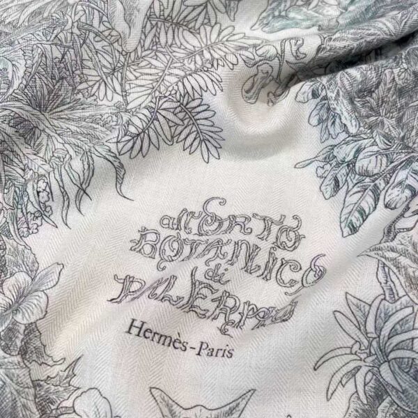 HERMES Silk scarf