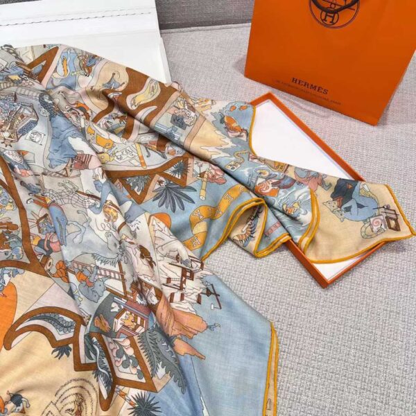 HERMES Silk scarf