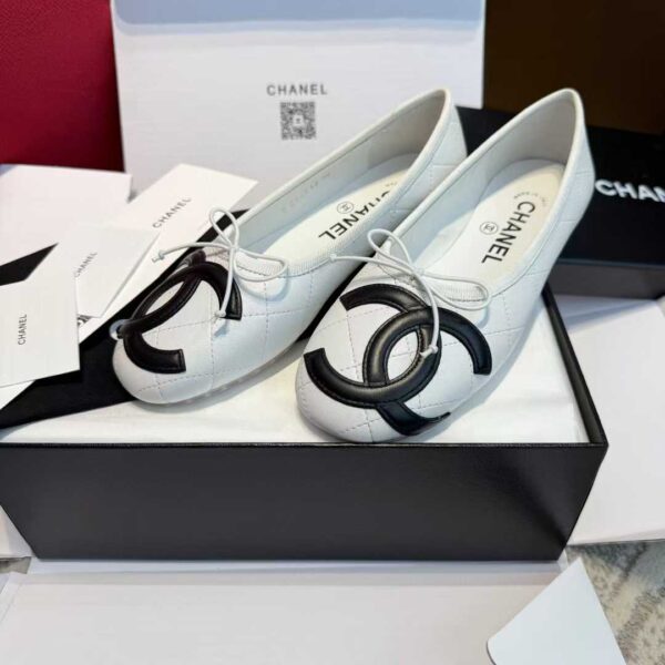 CHANEL Casual shoes