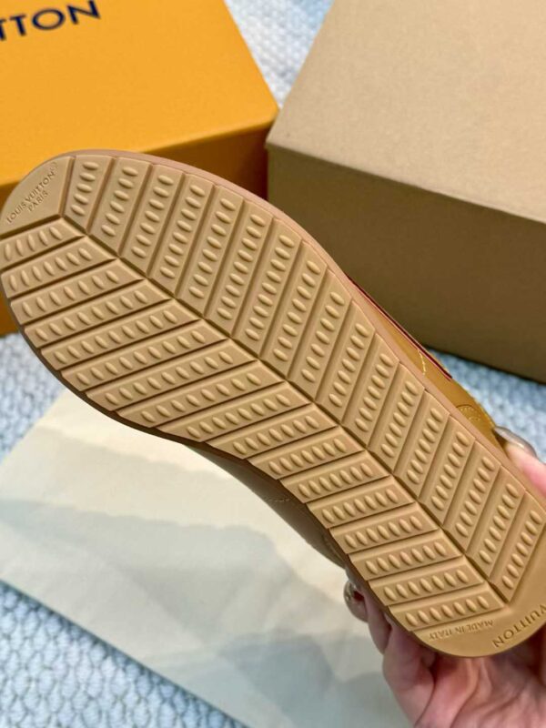 LOUIS VUITTON BUTTERSOFE  Bread shoes