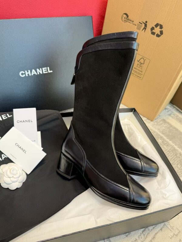 CHANEL 25A Short boots