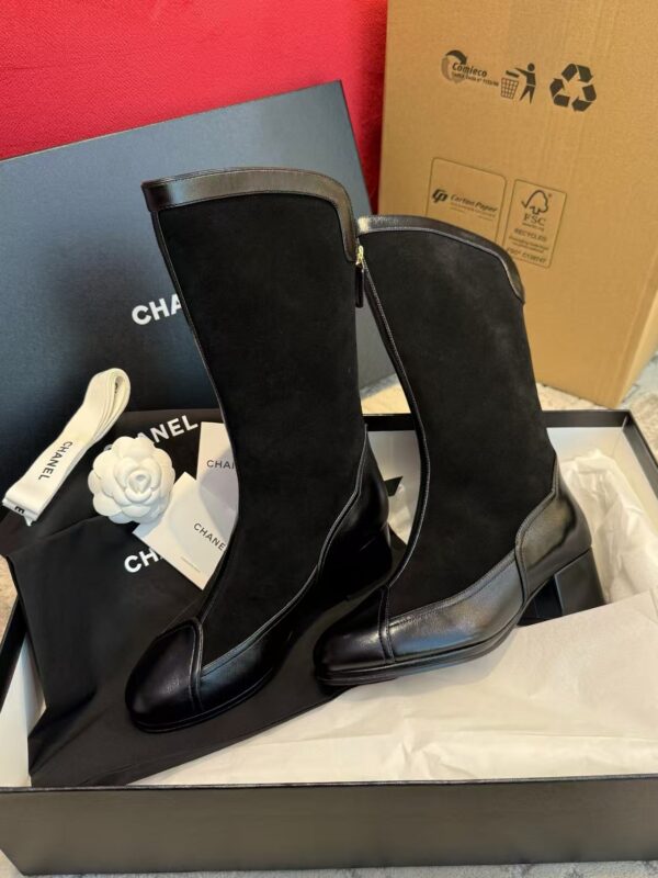 CHANEL 25A Short boots