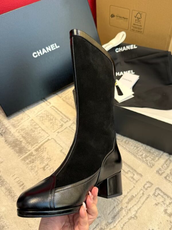CHANEL 25A Short boots