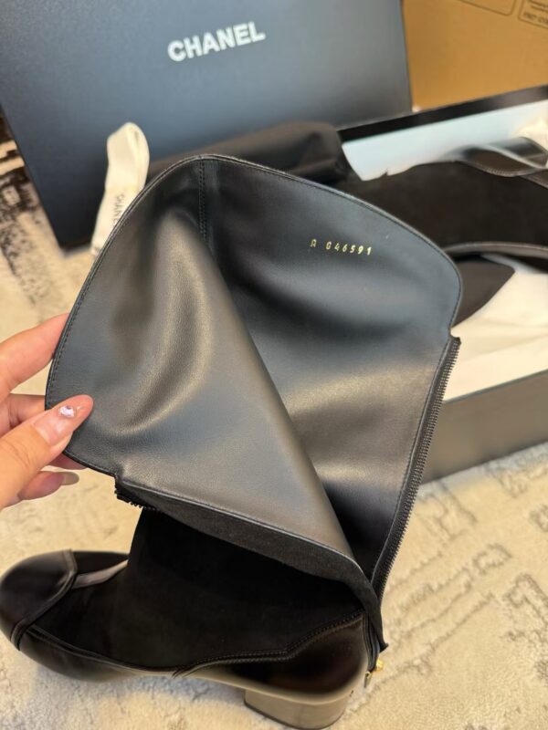 CHANEL 25A Short boots