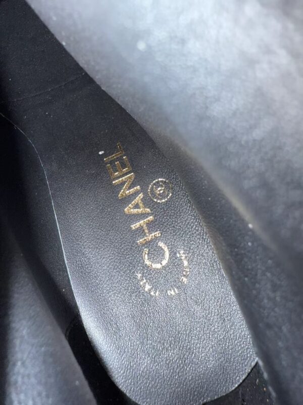 CHANEL 25A Short boots