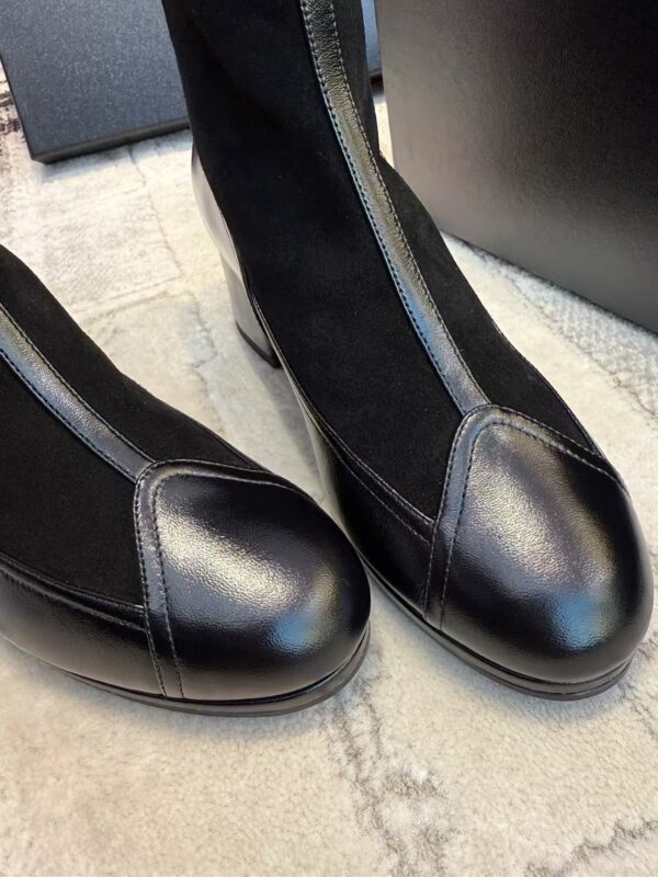 CHANEL 25A Short boots