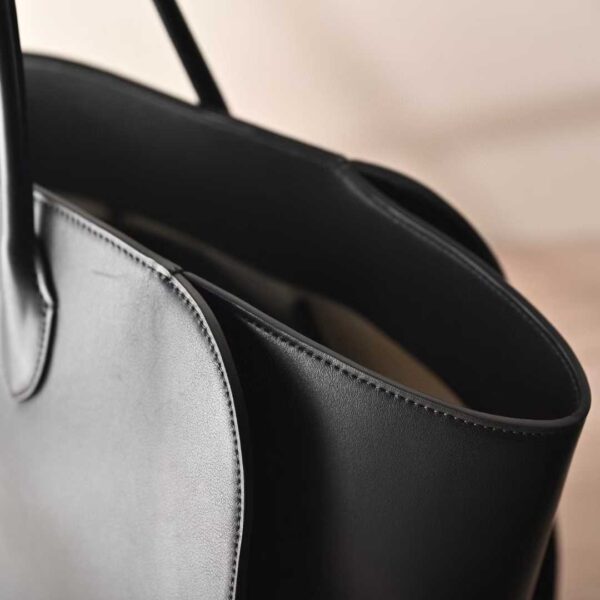 THE ROW Marlo  Leather handbags