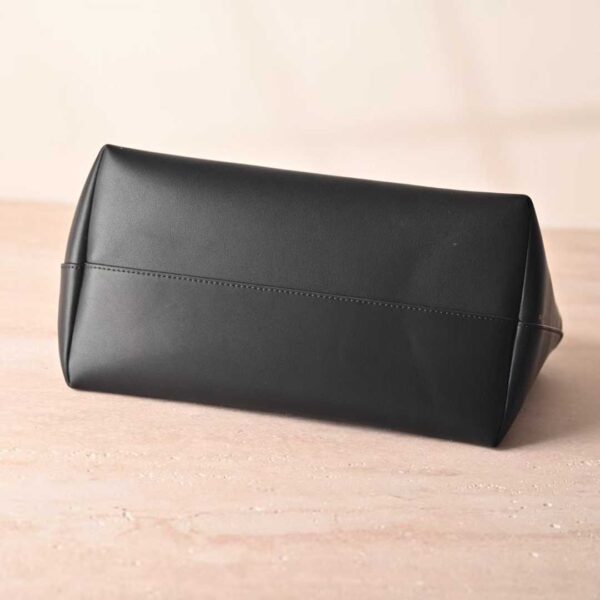 THE ROW Terrasse Leather handbags