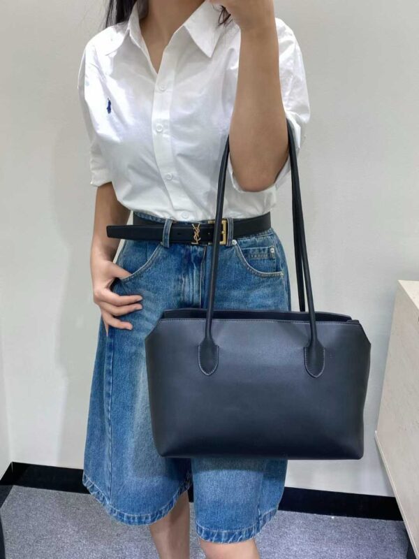 THE ROW Terrasse Leather handbags