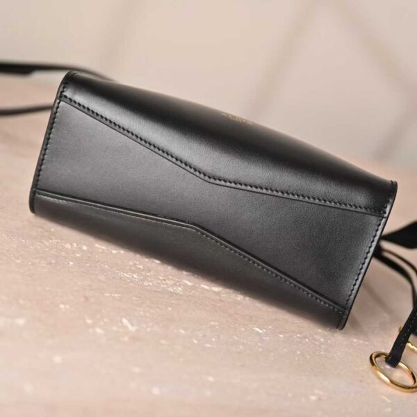 ALAIA LE CLICK SMALL SQUARE BAG IN NUBUCK