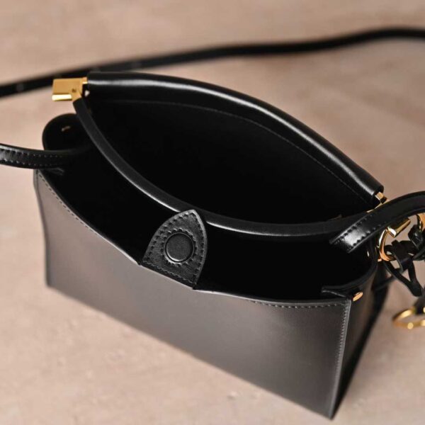 ALAIA LE CLICK SMALL SQUARE BAG IN NUBUCK