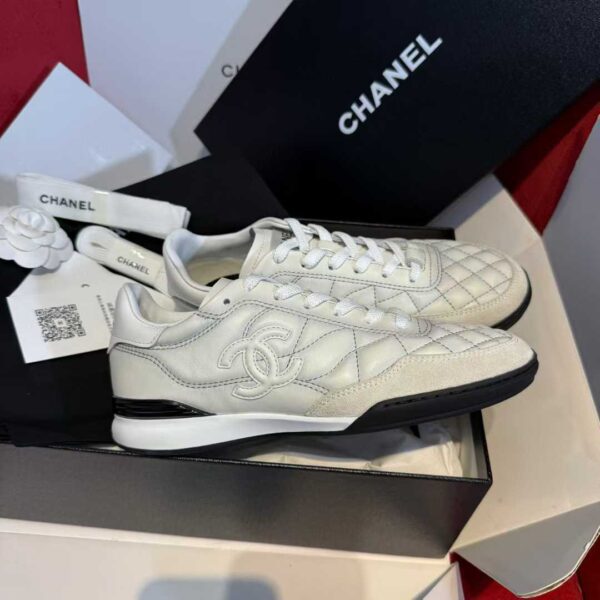 CHANEL 25B  Baseball sneakers