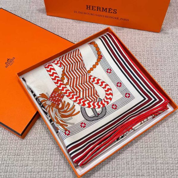 HERMES Silk scarf