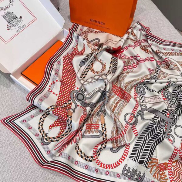 HERMES Silk scarf