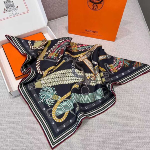 HERMES Silk scarf