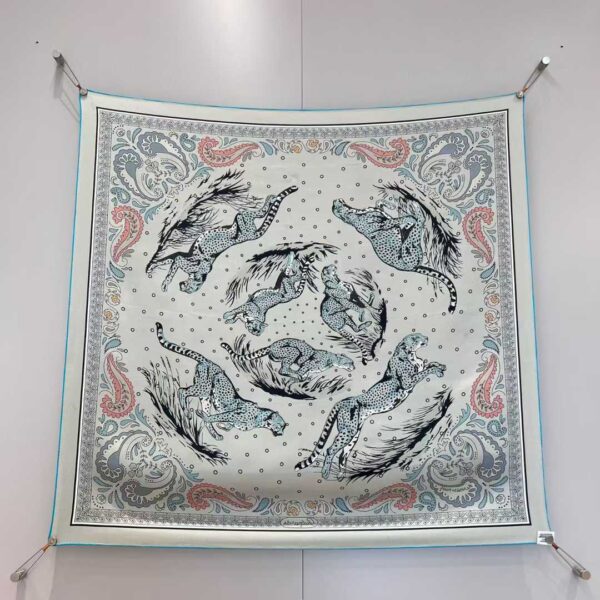 HERMES Silk scarf