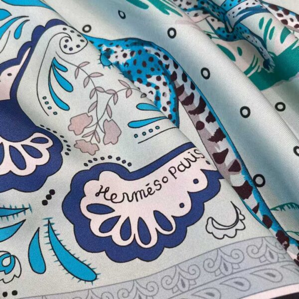 HERMES Silk scarf