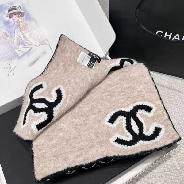 CHANEL Scarf