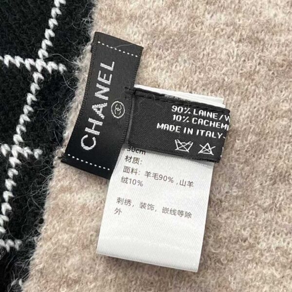 CHANEL Scarf