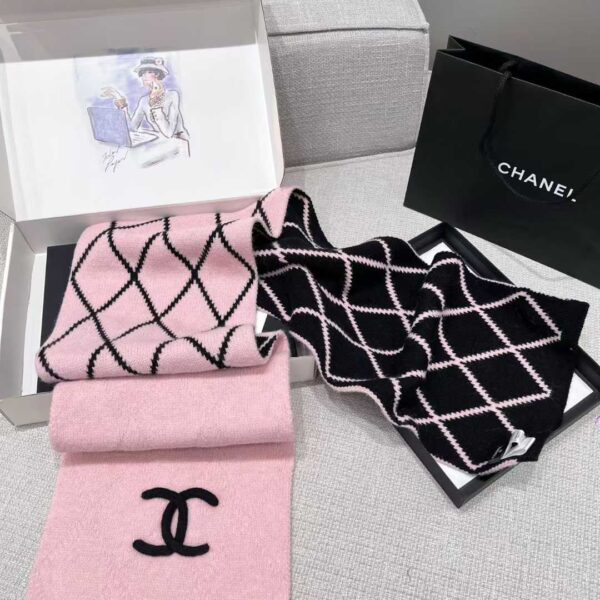 CHANEL Scarf