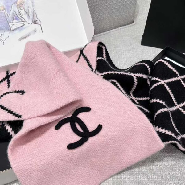 CHANEL Scarf