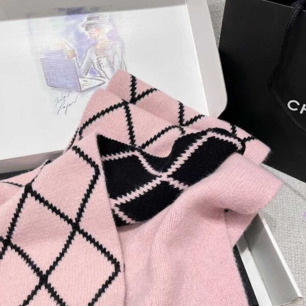 CHANEL Scarf