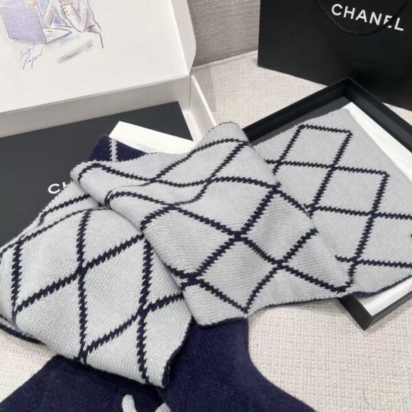 CHANEL Scarf