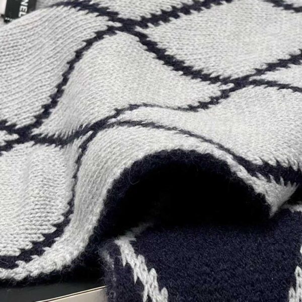 CHANEL Scarf