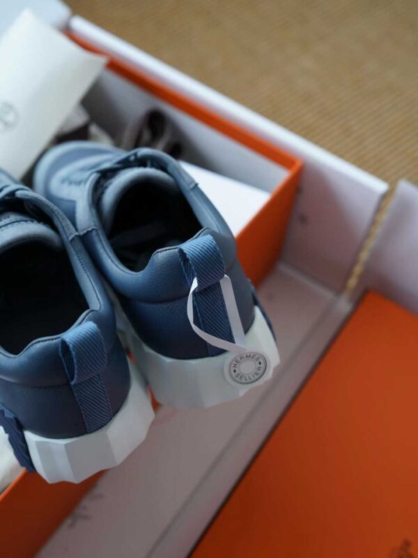 HERMES Sneakers