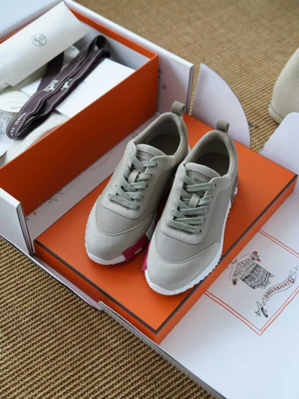 HERMES Sneakers