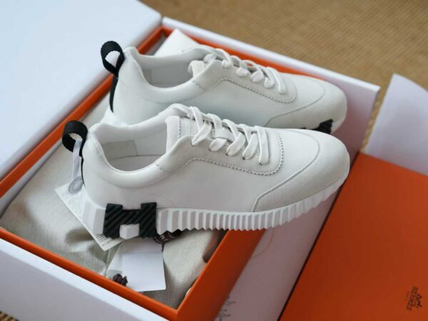 HERMES Sneakers