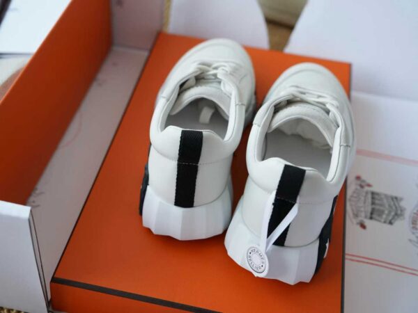 HERMES Sneakers