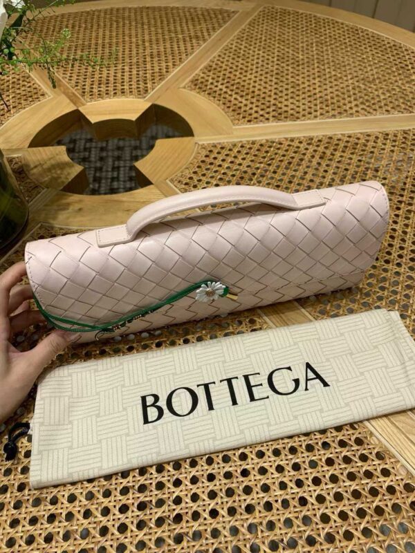 BOTTEGA VENETA Andiamo Clutch