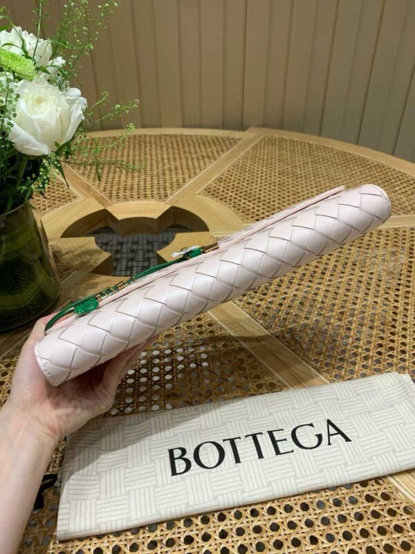 BOTTEGA VENETA Andiamo Clutch