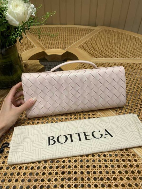 BOTTEGA VENETA Andiamo Clutch