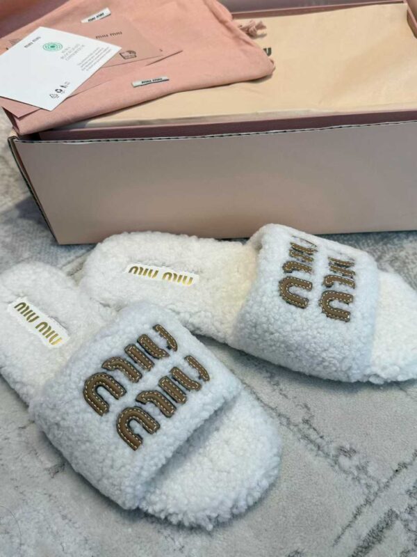 MIUMIU Lamb hair slippers