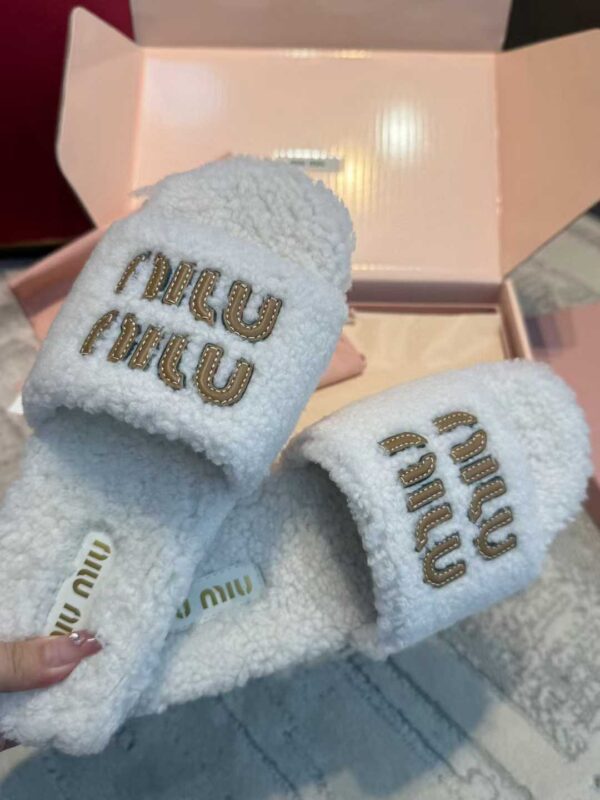 MIUMIU Lamb hair slippers