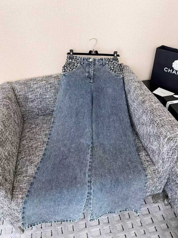 CHANEL Jeans