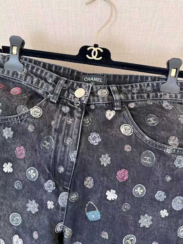 CHANEL Jeans