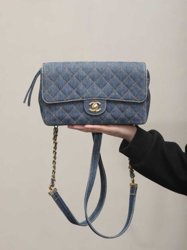 CHANEL Middle-aged backpack （002）