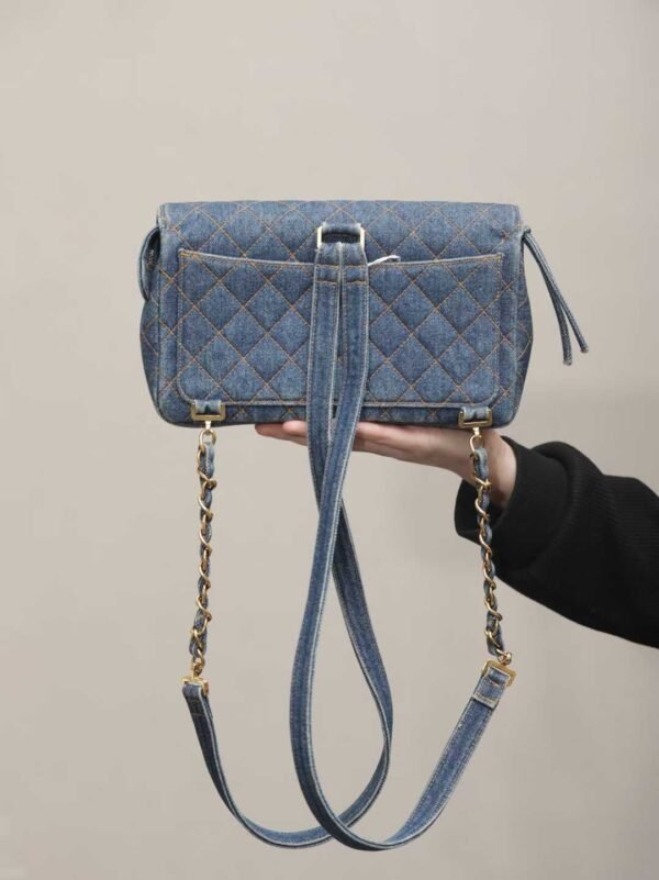 CHANEL Middle-aged backpack （002）