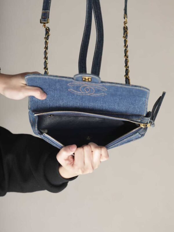 CHANEL Middle-aged backpack （002）