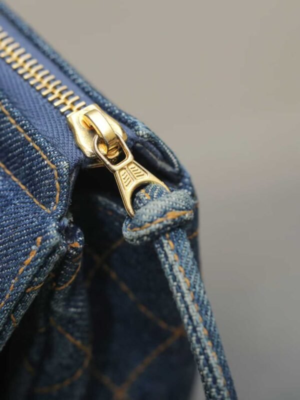 CHANEL Middle-aged backpack （002）