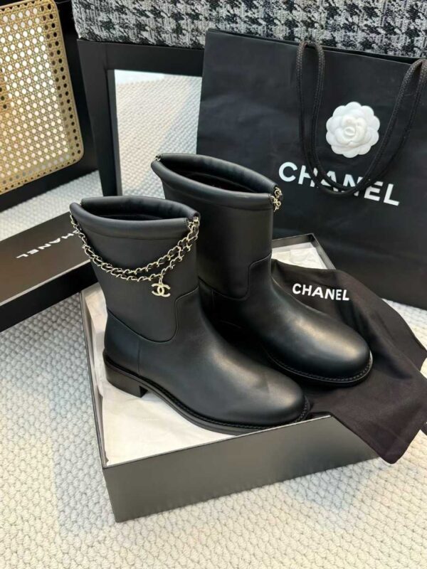 CHANEL 25B Short boots