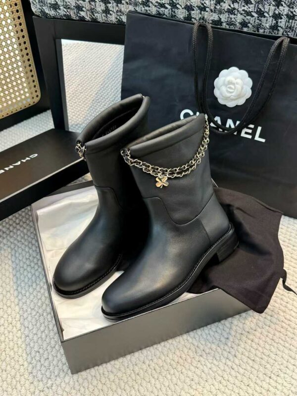CHANEL 25B Short boots