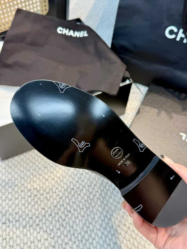 CHANEL 25B Short boots