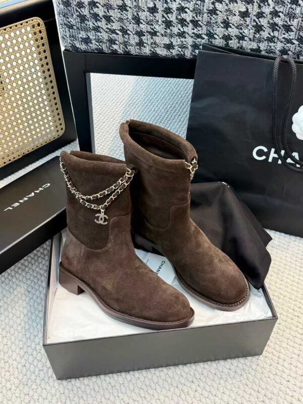 CHANEL 25B Short boots
