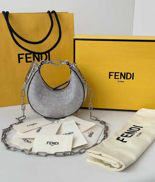 Fendi  graphy NANO （The chain is equipped separately ）