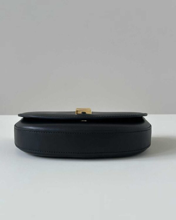 Fendi graphy Wallet on Chain